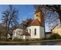 Bild: bk
Wo sich die beiden Giebel treffen, ist das Dach der Martinskirche undicht. Es wird zurzeit repariert.