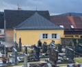 Bild: wel
Die Gebührensatzung des Friedhofs wurde dahingehend geändert, dass die Bestattungsgebühren erhöht werden. Um das Defizit der Stadt auszugleichen, werden aber auch die Grabnutzungsgebühren erhöht werden müssen.