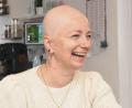Bild: Gabi Schönberger
Lena Lang (39) aus Altenstadt/WN geht offensiv mit ihrem Haarausfall um. Sie befindet sich seit dem Sommer wegen einer Brustkrebs-Erkrankung in Chemotherapie.