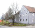 Bild: fz
An der Biegung der Kreisstraße in Wurz werden drei Bäume abgesägt und durch neue ersetzt.