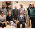 Bild: mrr
Pfarrer Slawomir Niemczewski (rechts) und Pfarrer Werner Sulzer (hintere Reihe, Zweiter von links) bleiben die beiden Vorsitzenden des Vereins der Caritas-Sozialstation Ensdorf.