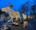 Bild: Verena Wolff/dpa
Beleuchtete Elchfiguren im zentral gelegenen Berzelii-Park: Während der Winterzeit wird in Stockholm illuminiert, was das Zeug hält.