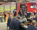 Bild: Feuerwehr Bärnau/exb
Anfang November erhielt das neue Hilfeleistungslöschgruppenfahrzeug (HLF20) der Feuerwehr Bärnau den kirchlichen Segen und wurde seiner Bestimmung übergeben.