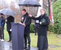 Bild: adj
Mahnende Worte gibt es von Bürgermeister Ernst Schicketanz am Kriegerdenkmal in Altenstadt/WN.