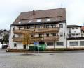 Bild: ds
Ein markantes Gebäude im Zentrum von Etzelwang: Im ehemaligen Gasthof Pürner werden nach einer Sanierung Geflüchtete einziehen.