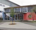 Bild: sei
Um die Erneuerung der Steuerung von Licht, Heizung und Lüftung in der Schule Mantel kümmert sich eine ortsansässige Elektrofirma.