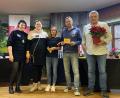 Bild: kki
So sehen die Gewinner des ersten Rommé-Abends aus: Die Vorsitzenden der FU Pirk, Nadine Mückl und Gwendolyn Hübner, gratulierten Simone Ocks, die vor Thomas Hermann und Stefan Segerer auf Platz eins landete (von links).