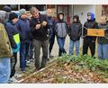 Bild: Realschule im Stiftland/exb
Besuch vom ehemaligen Schüler und passionierten Landwirt Hubert Rustler erhielten die Sechstklässler an der Realschule im Stiftland.