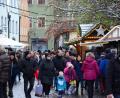 Archivbild: Kunz
Ob der Kathreinmarkt in Weiden auch in diesem Jahr so gut ankommen wird? 2022 waren in der Fußgängerzone eine Menge Menschen unterwegs.