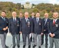 Bild: Frank Betthausen/exb
Hohe Auszeichnung vor malerischer Walhalla-Kulisse: Hans Nothaft (Vierter von links), Reinhard Hösl (Zweiter von links) und Andreas Dietz (Dritter von rechts) nehmen das Ehrenzeichen des Deutschen Roten Kreuzes entgegen.