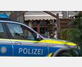 Archivbild: Armin Weigel/dpa
Vor einem Jahr starb ein Mann in einem Lokal in der Weidener Altstadt, weil er von einer Champagnerflasche getrunken hatte. In der Flasche war allerdings kein Alkohol, sondern flüssiges Ecstasy. Nun gibt es in dem Fall ein Festnahme.