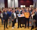 Bild: bnr
Die VR-Bank Mittlere Oberpfalz unterstützt 170 Vereine aus dem Spendentopf des Gewinnsparens mit einer Geldspende. Die Spendenübergabe findet im Jugendwerk in Nabburg statt.
