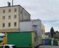 Bild: Stefanie Roth
Versteckt, aber doch innenstadtnah: Viele kennen den Firmensitz von Gambrinus in der Keplerstraße in Weiden gar nicht. Bekannter hingegen sind die grün-gelben "Bierlaster", die rund um Weiden unterwegs sind und Getränke aller Art nach Hause liefern.