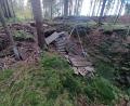 Bild: Gemeinde Teunz/exb
Eternitplatten mitten im Wald bei Wildstein abgekippt: Wer Hinweise auf den Verursacher geben kann, soll sich bei der Polizeiinspektion Oberviechtach oder der Gemeinde melden.