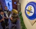 Symbolbild: Armin Weigel
Das Prädikat "Musikantenfreundliches Gasthaus" zeigt Gästen, dass hier musizieren ausdrücklich erwünscht ist.