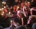 Symbolbild: Danny Gohlke/dpa
Im Ostseestadion in Rostock sind vor ein paar Jahren mehr als 10 000 Menschen zusammengekommen, um Lieder wie "Alle Jahre wieder", "Kommet ihr Hirten" und "Jingle bells" zu singen.