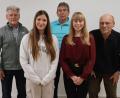 Bild: jma
Das Team "Christkind und Weihnachtzsmarkrt" 2023 (von links) mit Eugen Eckert (Stadtverband Auerbach), Christkind Joleen Herrmann, Anton Lord (Nikolaus), Marina Brütting (Engel) und Alfred Graf (Christkind-Beauftragter).