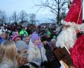 Bild: kro
Das „Winterzelt“ des „Fußballstammdisch“ Tirschenreuth ist mittlerweile über die Stadtgrenzen hinaus bekannt. Auch heuer verteilte der Heilige Nikolaus Geschenke an die Kinder.