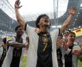 Bild: Achmad Ibrahim/AP/dpa
Die deutschen U17-Fußballer um Paris Brunner (M.) stehen im WM-Finale.