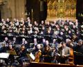 Bild: Kunz
Piotr Pajak dirigiert Projektchor, Solisten und Orchester.