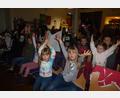 Bild: bk
Die Kinder machen begeistert mit beim Puppentheaterstück " Der Waldgeist"