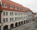 Bild: Wolfgang Steinbacher
Der Bauzaun ist weg, die letzten Flächen sind gepflastert. Am Samstag eröffnet in den aufwendig sanierten Drei Höfen in der Amberger Bahnhofstraße das Hotel Mariandl am Berg.