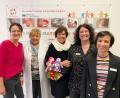 Bild: Kliniken Nordoberpfalz, Michael Reindl/exb
Grit Mediger, Patientenfürsprecherin Marianne Albert, Marina Luttels und Anja Schricker (von links) freuen sich über die Spende von Gudrun Hagn (Mitte).