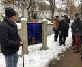 Bild: krb
Egal, ob Sommer oder Winter: Auf dem Meditationsweg in Neustadt kann jeder an sieben Stationen inne halten. In winterlicher Atmosphäre wurde der Weg nun eingeweiht.