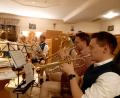 Bild: swo
Die Herzensblecher der Gebenbacher Blasmusik spielen zum Kathreintanz auf.
