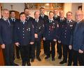 Bild: jr
Bei einem Ehrenabend wurden langjährige Aktive der Feuerwehren aus der Marktgemeinde Konnersreuth gewürdigt. Im Bild (von links) Landrat Roland Grillmeier, Kreisbrandmeister Philipp Sölch, Klaus Gmeiner, Roland Burger, Lorenz Grillmeier, Konrad Riedl, Michael Härtl, Siegfried Schiml, Kreisbrandinspektor Wolfgang Wedlich, Kreisbrandrat Stefan Gleißner und Bürgermeister Max Bindl.