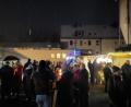 Bild: hme
Der Adventsbasar am Pfarrheim in Oberwildenau ist gut besucht.