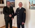 Bild: Pammer/exb
Bürgermeister Frank Zeitler und Polizeirat Jürgen Pfaffenzeller haben sich zum Jahresabschlussgespräch im Rathaus Nabburg getroffen.