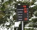 Bild: Gabi Schönberger
Draußen liegt Schnee, aber die Wassertemperatur im Schätzlerbad ist laut elektronischer Anzeige angenehm warm