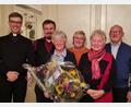 Bild: Daniela Schwab/exb
Pfarrer Thomas Peter Kopp, Pflegedienstleiter Stefan Weiß, die scheidende Schwester Karin Dippl, stellvertretende Pflegedienstleiterin Sofie Dippold, Irene Bayer als Mitglied der Kirchenverwaltung, sowie Geschäftsführer Wolfgang Sand dankten für ihren Dienst (von links).
