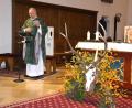 Bild: jr
Stadtpfarrer Georg Flierl feierte am Sonntag mit vielen Gläubigen eine festliche Hubertusmesse. Vor dem Altar war deshalb ein großes Hirschgeweih aufgebaut