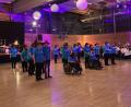 Bild: Klaus Hernes/exb
Die Line-Dance-Gruppe Miteinander legt auf dem Tanzparkett eine Showeinlage hin.