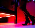 Symbolbild: Hauke-Christian Dittrich/dpa 
In Weiden leuchtet wohl ab Juni 2024 offiziell Rotlicht. Dann soll eine neue Sperrbezirksverordnung gelten, die Prostitution in manchen Stadtteilen erlaubt.