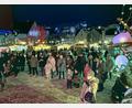Bild: Matthias Bäumler/fph
Die Eröffnung des Adventsmarkts in Marktredwitz war gut besucht. Spontan stimmten viele ins Weihnachtslied „O du fröhliche“ ein.