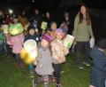 Bild: adj
Die guten Taten des heiligen St. Martin feierten die Kinder beim Martinsfest im Kindergarten "Regenbogenland" in Altenstadt.