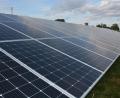 Archivbild: jr
Die Diskussion um einen bei Neudorf geplanten Solarpark reißt nicht ab - auch in der Bürgerversammlung in Konnersreuth spielte das Thema eine Rolle. Das Symbolbild zeigt eine Freiflächen-Photovoltaikanlage bei Lengenfeld.