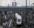 Bild: Felix Hörhager/dpa
Der Zugverkehr von und zum Hauptbahnhof in München wurde zunächst eingestellt.