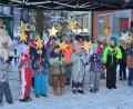 Bild: dob
Mit Sternen-Lichtern traten die Buben und Mädchen aus dem städtischen Kindergarten Anton Ferazin in Aktion.