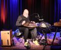 Bild: Corinna Groth
Auch das Hang gehört zu den ungewöhnlichen Instrumenten, die Martin Kälberer für seine meditative Musik einsetzte.
