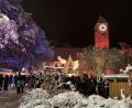 Bild: mab
Traumhaft die farbenfrohe Kulisse vor Kirche und Rathaus: Hier hat der Schwarzenfelder Weihnachtsmarkt seinen ganz besonderen Charme.
