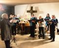 Bild: Kunz
"CHORisma" singt im gut besuchten Gemeindezentrum Kreuz Christi Weihnachtslieder.