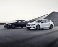 Bild: Volvo/dpa
Schicker Schwede im Doppelpack: Der Volvo S60 und sein Kombi-Pendant V60 (rechts).