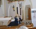 Bild: bey
Sängerin Heidi Reil verbreitet in der Pleysteiner Kirche mit ihren Liedern Hoffnung.