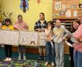 Bild: sm
Kinder und ihre Lehrer stellen die ersten Ergebnisse zu ihren Heimatorten zweisprachig in der Mansesova Schule in Mies (Stribro) vor.