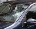 Symbolbild: Sina Schuldt/dpa
Ein bislang Unbekannter hat in Erbendorf an einem Auto die Windschutzscheibe eingeschlagen und an einem anderen einen Reifen zerstochen.