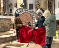 Bild: Kindergarten Kemnath/exb
In der Rolle des Sankt Martin überzeugte Laurenz Hecht, den Bettler spielte Julian Leypold.